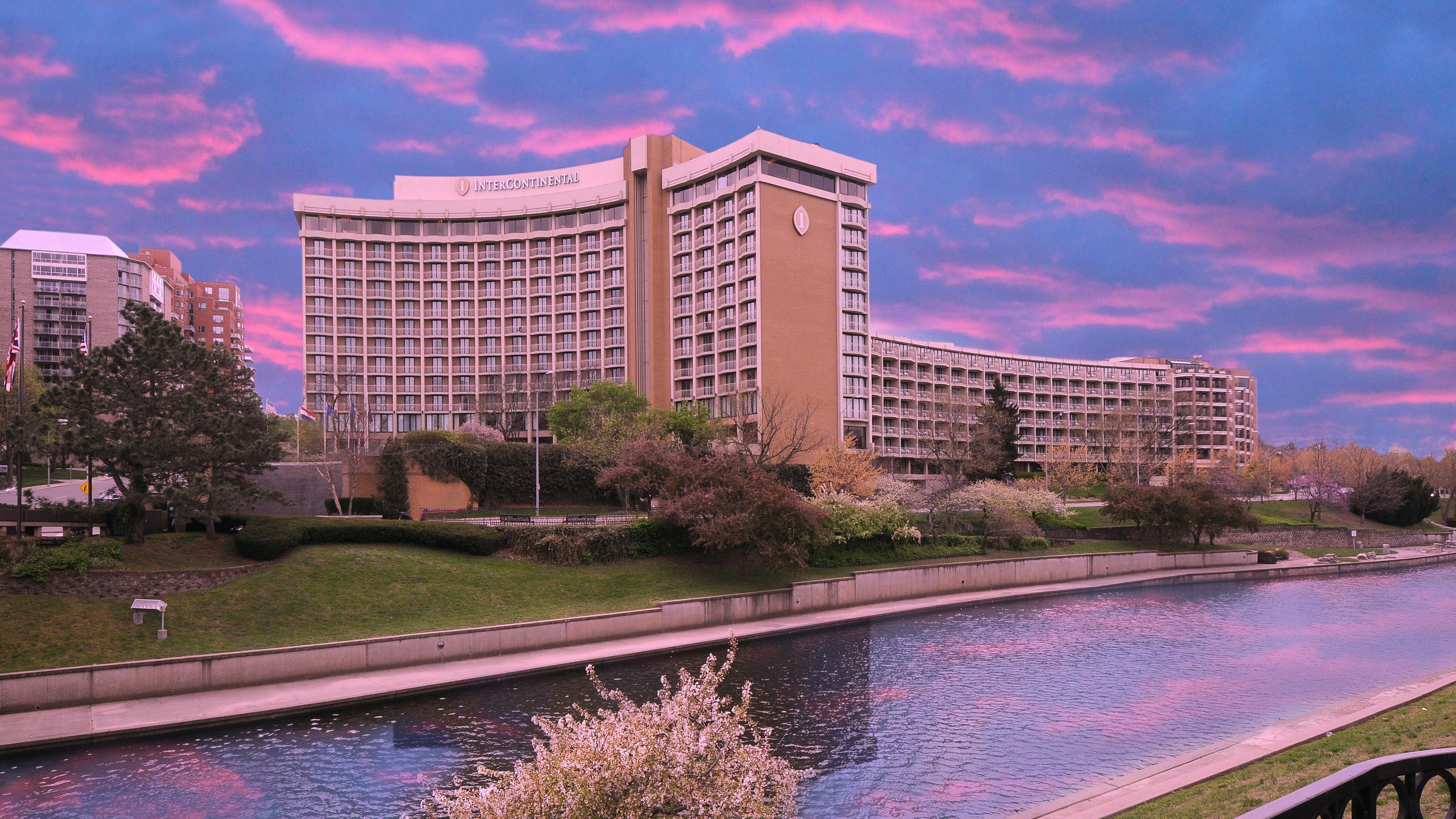 Intercontinental Kansas City At The Plaza By Ihg Exterior photo
