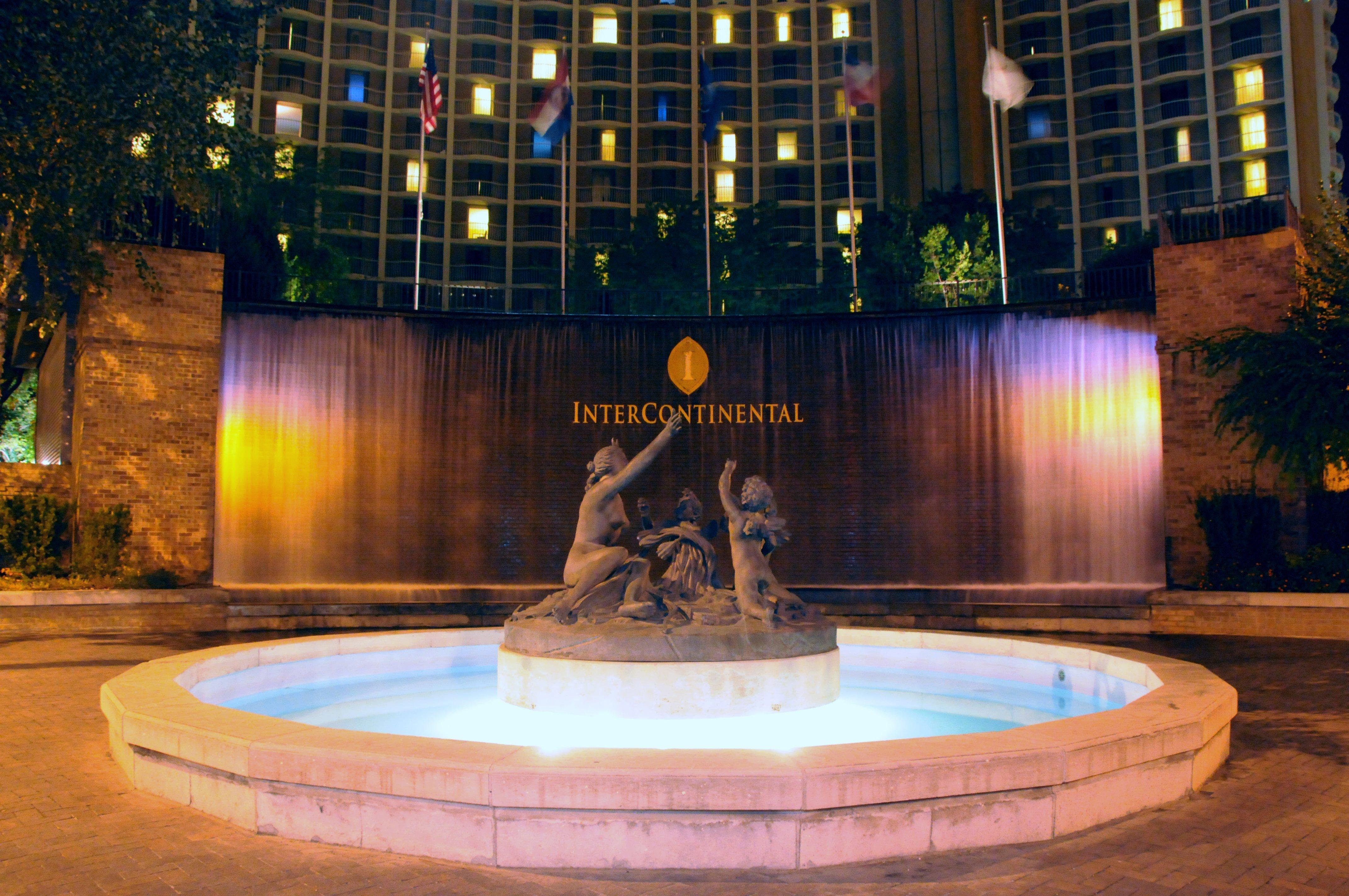 Intercontinental Kansas City At The Plaza By Ihg Exterior photo